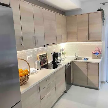 The Cosy Nest -breakfast Included & Car Available Rhodes City