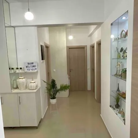 The Cosy Nest -breakfast Included & Car Available