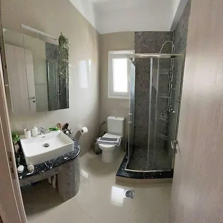 The Cosy Nest -Breakfast Included & Car Rental Available