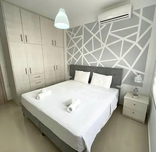 The Cosy Nest -breakfast Included & Car Available *