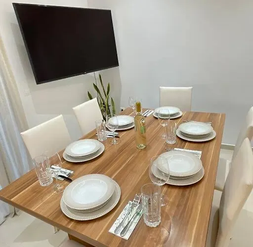 The Cosy Nest -breakfast Included & Car Available شقة