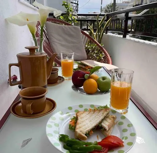 The Cosy Nest -breakfast Included & Car Available *