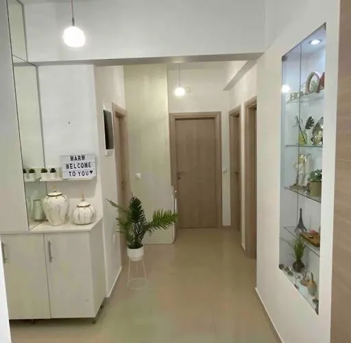 The Cosy Nest -breakfast Included & Car Available